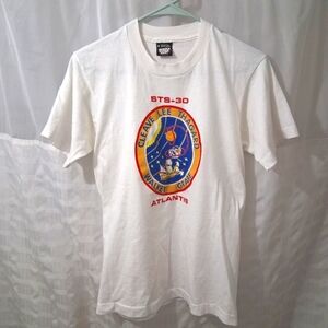 Vintage NASA Atlantis Shuttle T-shirt STS 30 Mission Astronauts Medium White